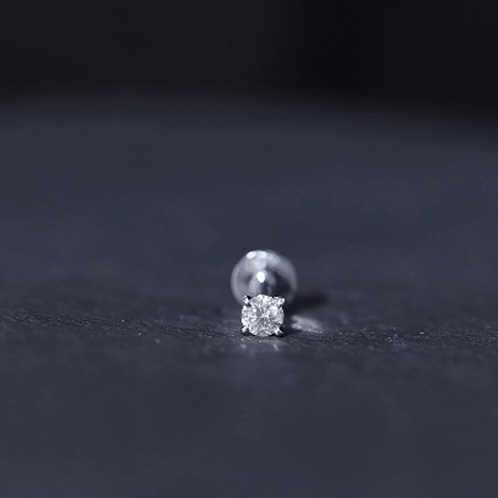 Round Shape Moissanite Solitaire Nose Pin