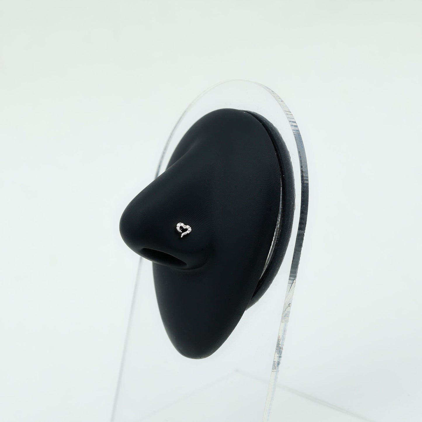 Round Shape Natural Diamond Heart Nose Pin