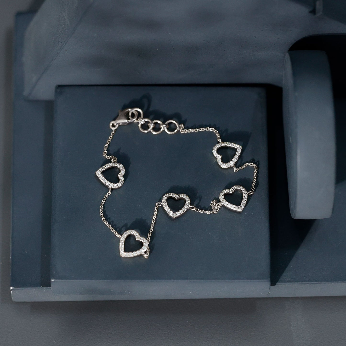 Certified Diamond Heart Chain Bracelet in Prong Setting