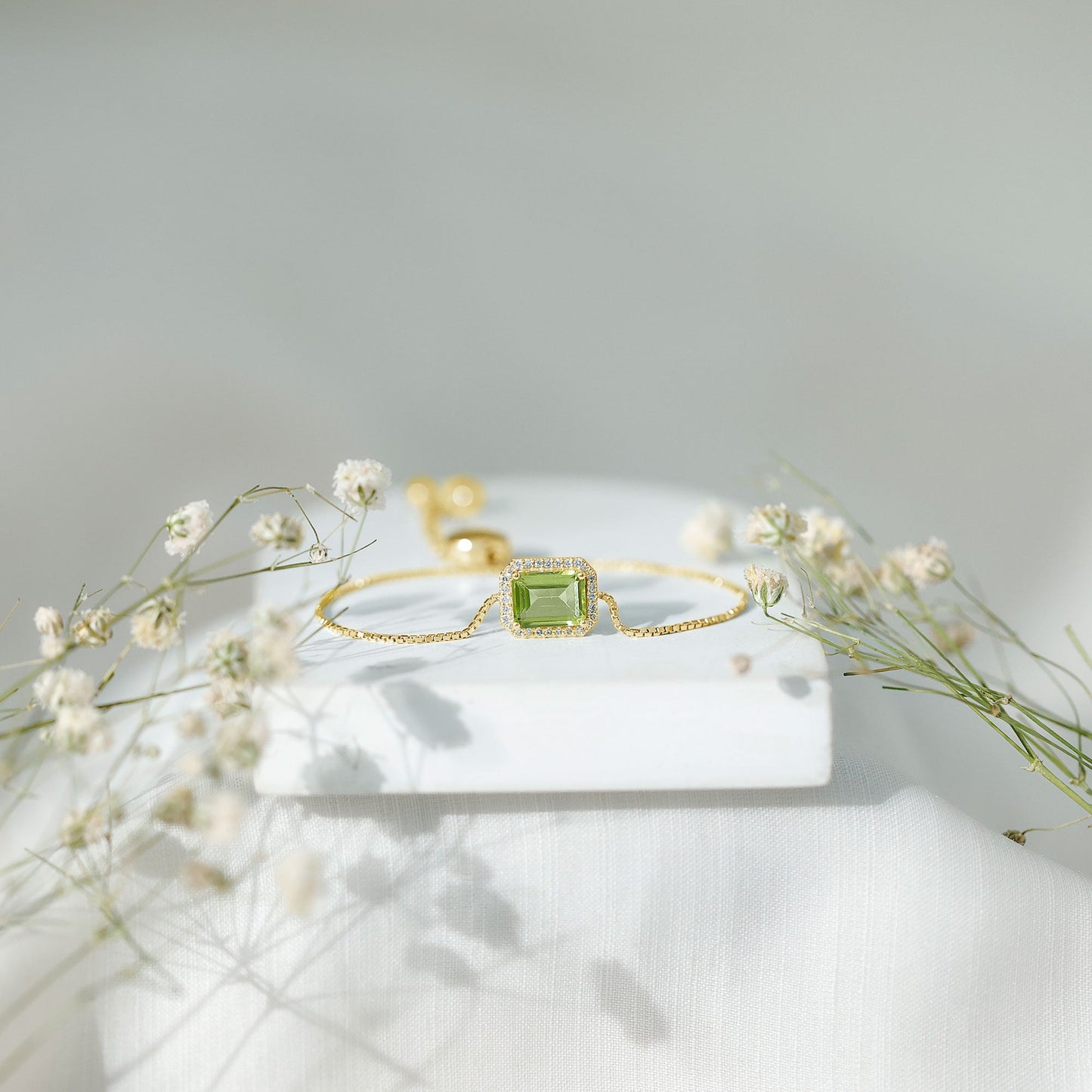 1.8 Carat Emerald Cut Peridot and Diamond Bolo Chain Bracelet