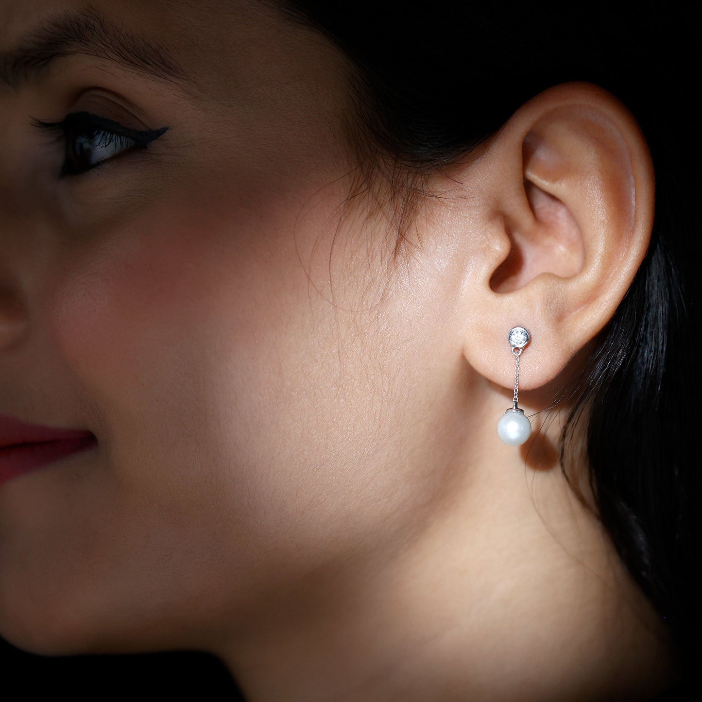 6 Carat Freshwater Pearl and Diamond Chain Drop Earrings