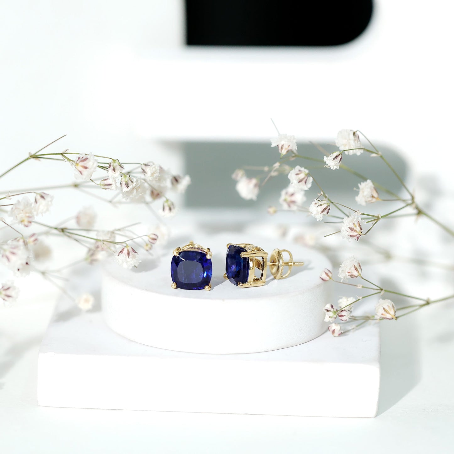 5.5 Carat Lab Grown Blue Sapphire Solitaire Stud Earring With Certificate