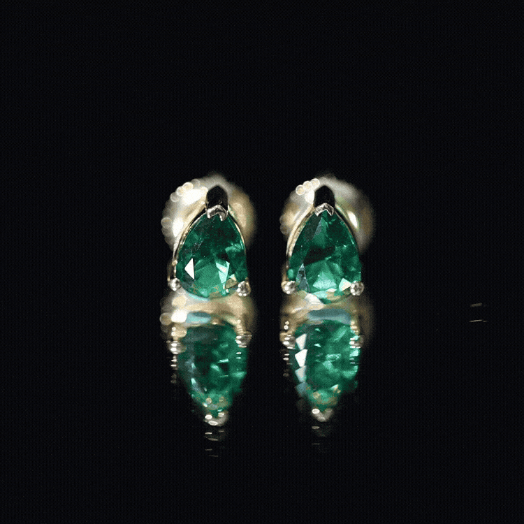 Pear Cut 1.4 Carat Lab Grown Emerald Teardrop Earrings in 3 Prong Setting