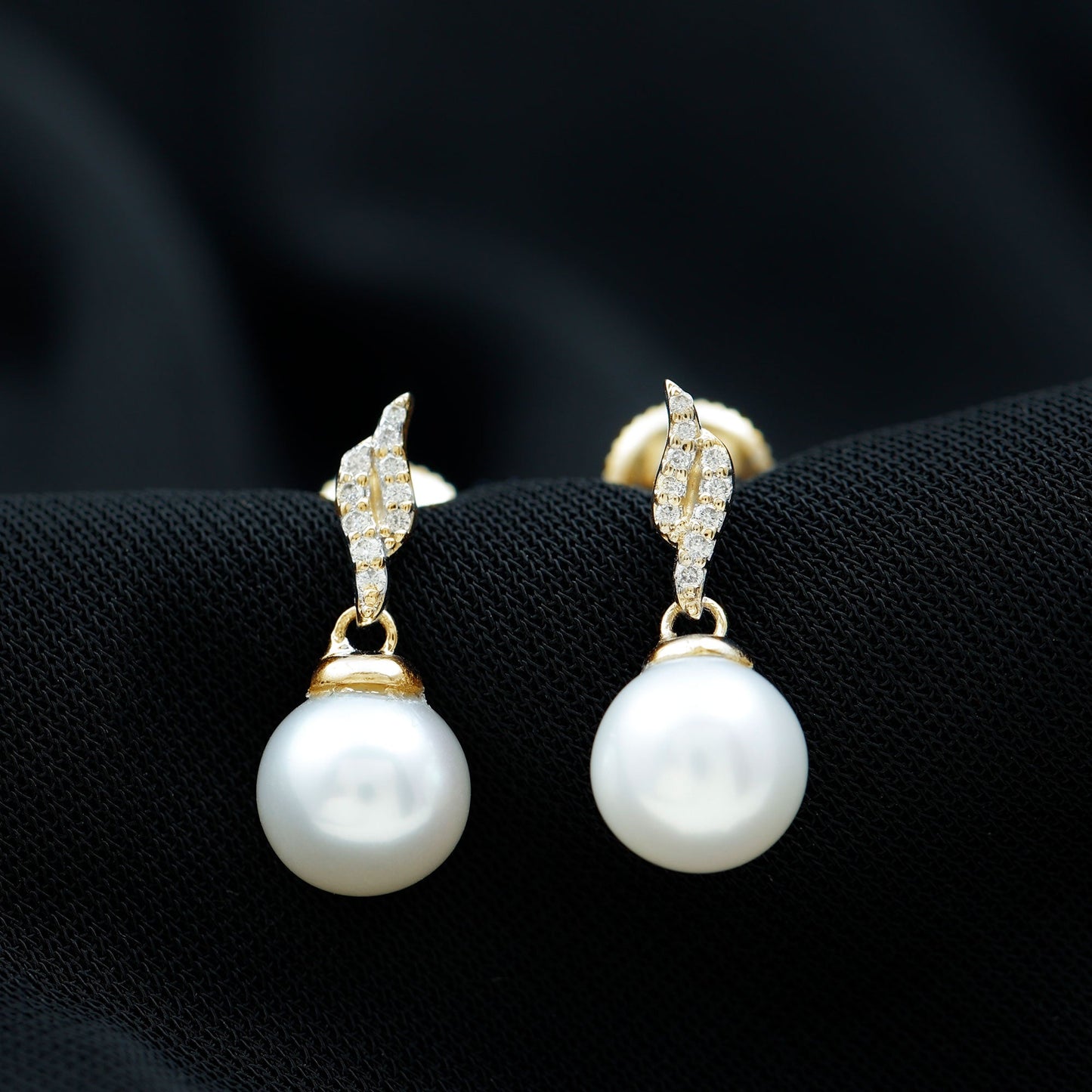 14.9 Carat Genuine Freshwater Pearl and Diamond Drop Earrings with Certificate