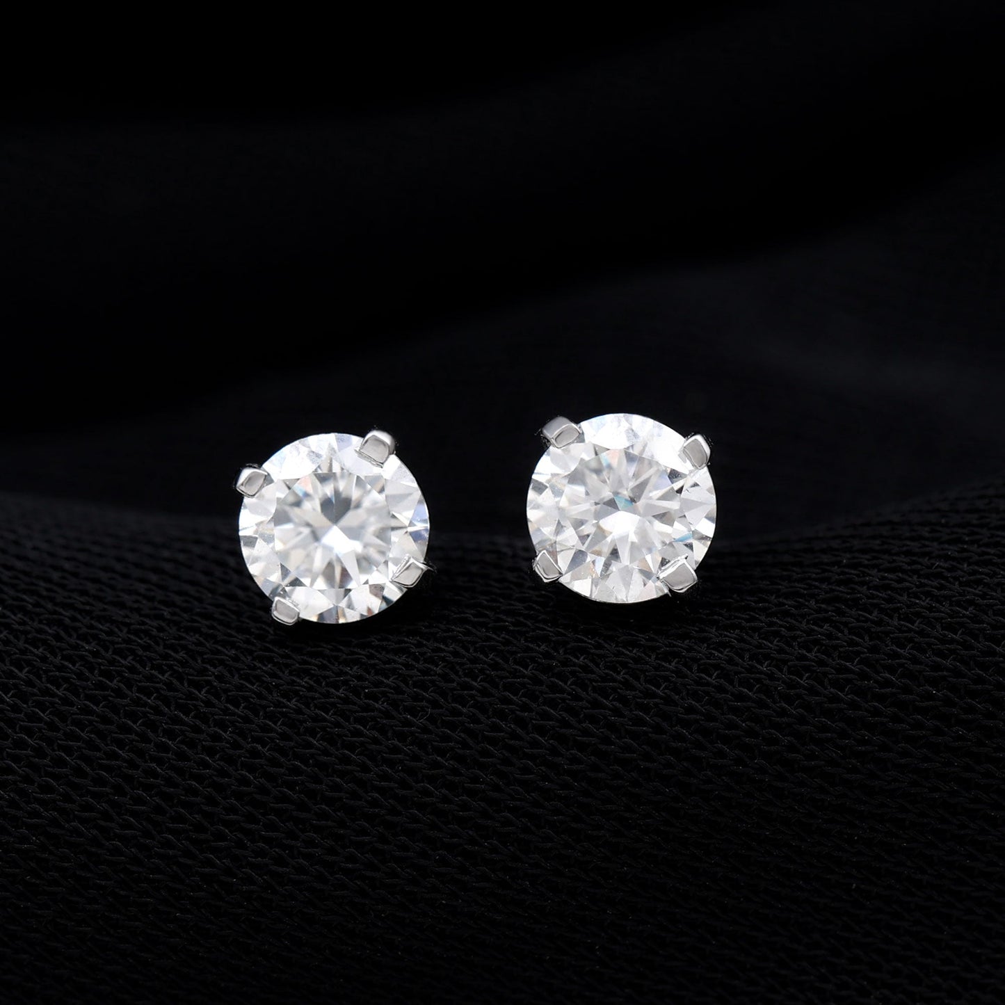 1 Carat Round Shape Solitaire Moissanite Stud Earrings