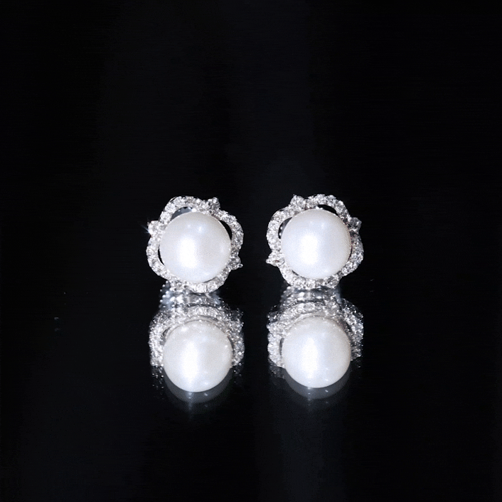 Cultured Pearl Stud Earrings With Diamond