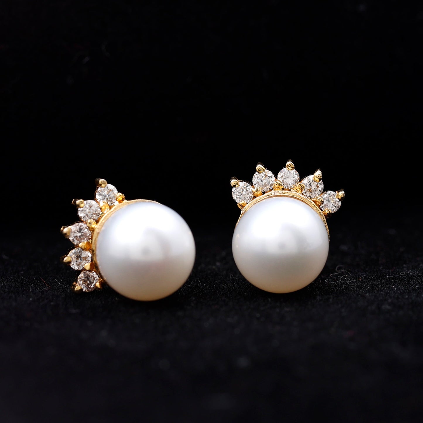 Real Freshwater White Pearl Stud Earrings with Diamonds