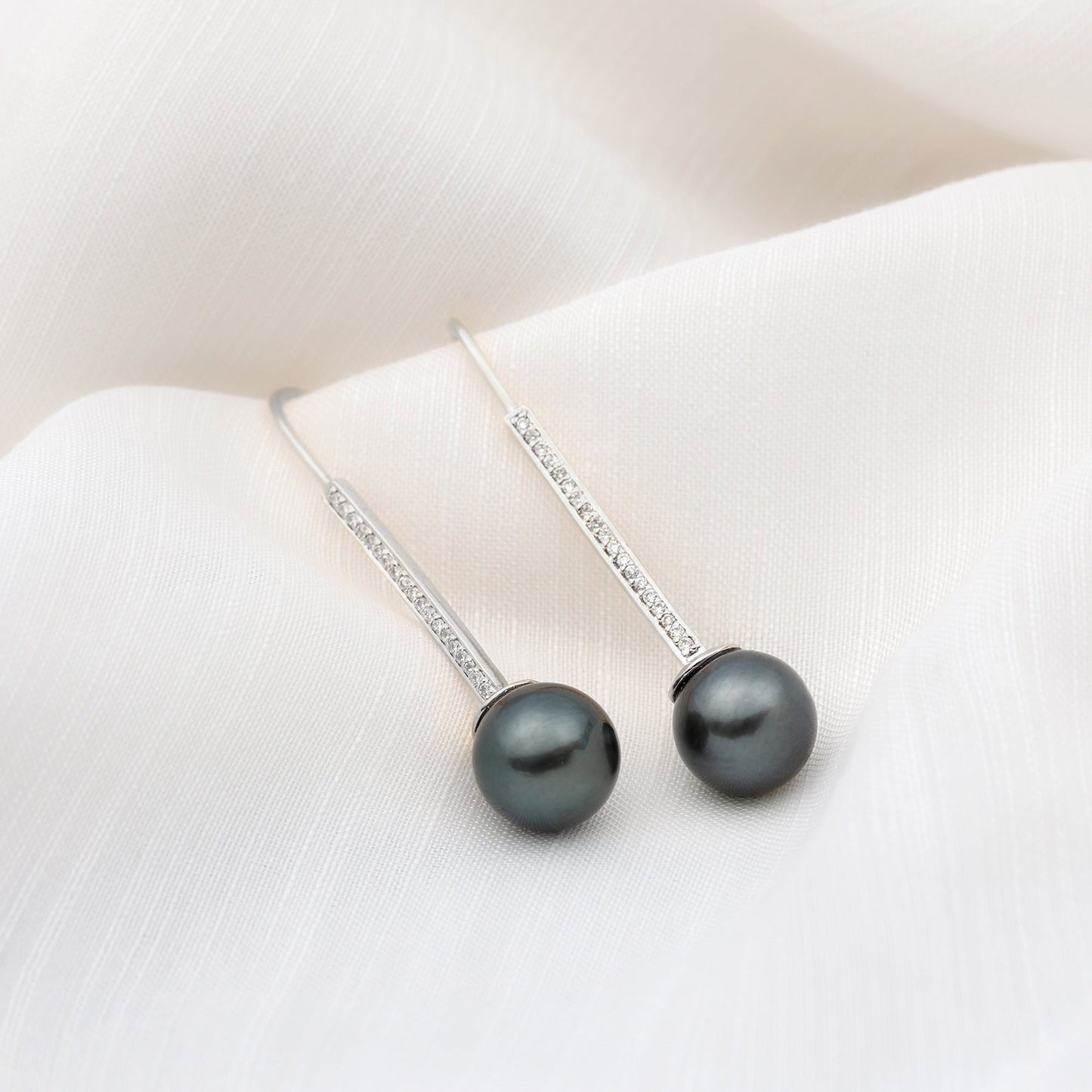 Genuine 15 CT Tahitian Black Pearl and Diamond Dangle Drop Earrings