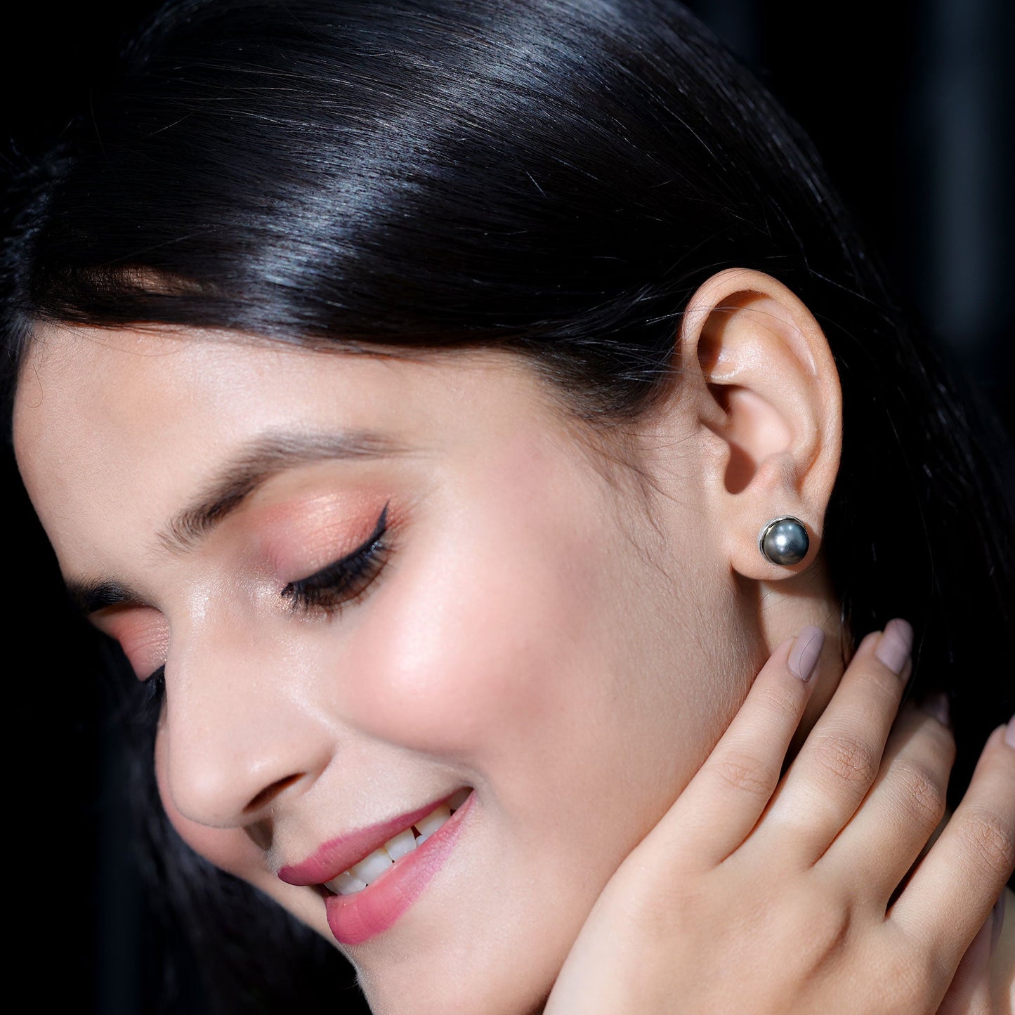 16 Carat Genuine Tahitian Black Pearl Stud Earring With Certificate