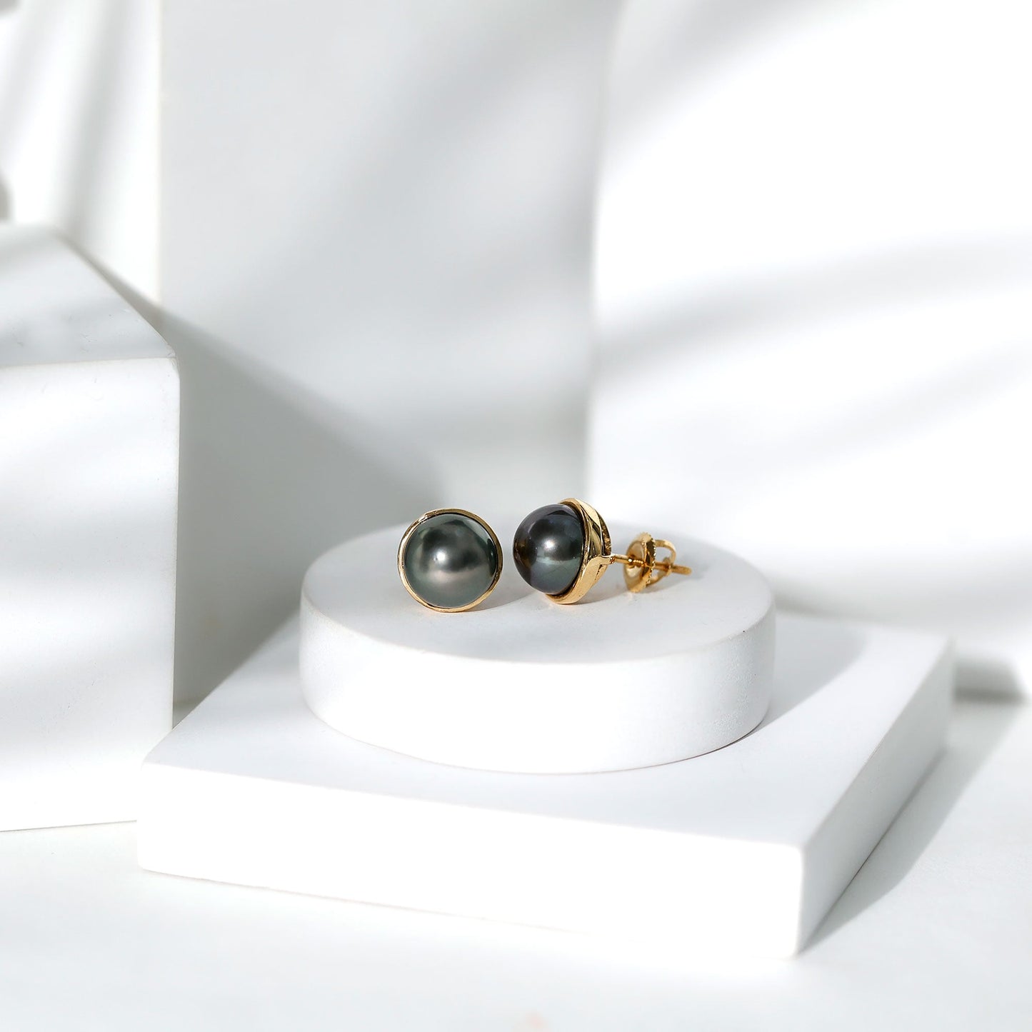 16 Carat Genuine Tahitian Black Pearl Stud Earring With Certificate