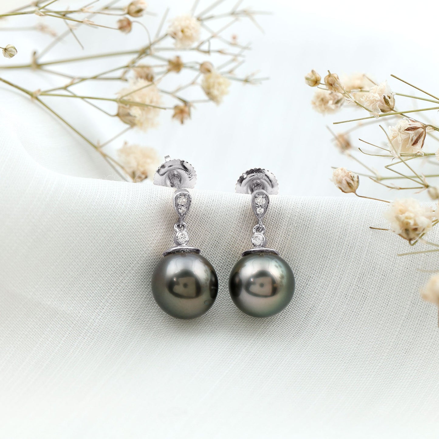 15 Carat Tahitian Pearl Drop Earrings with Diamond