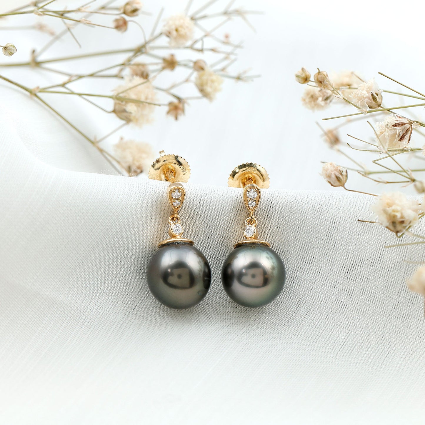 15 Carat Tahitian Pearl Drop Earrings with Diamond