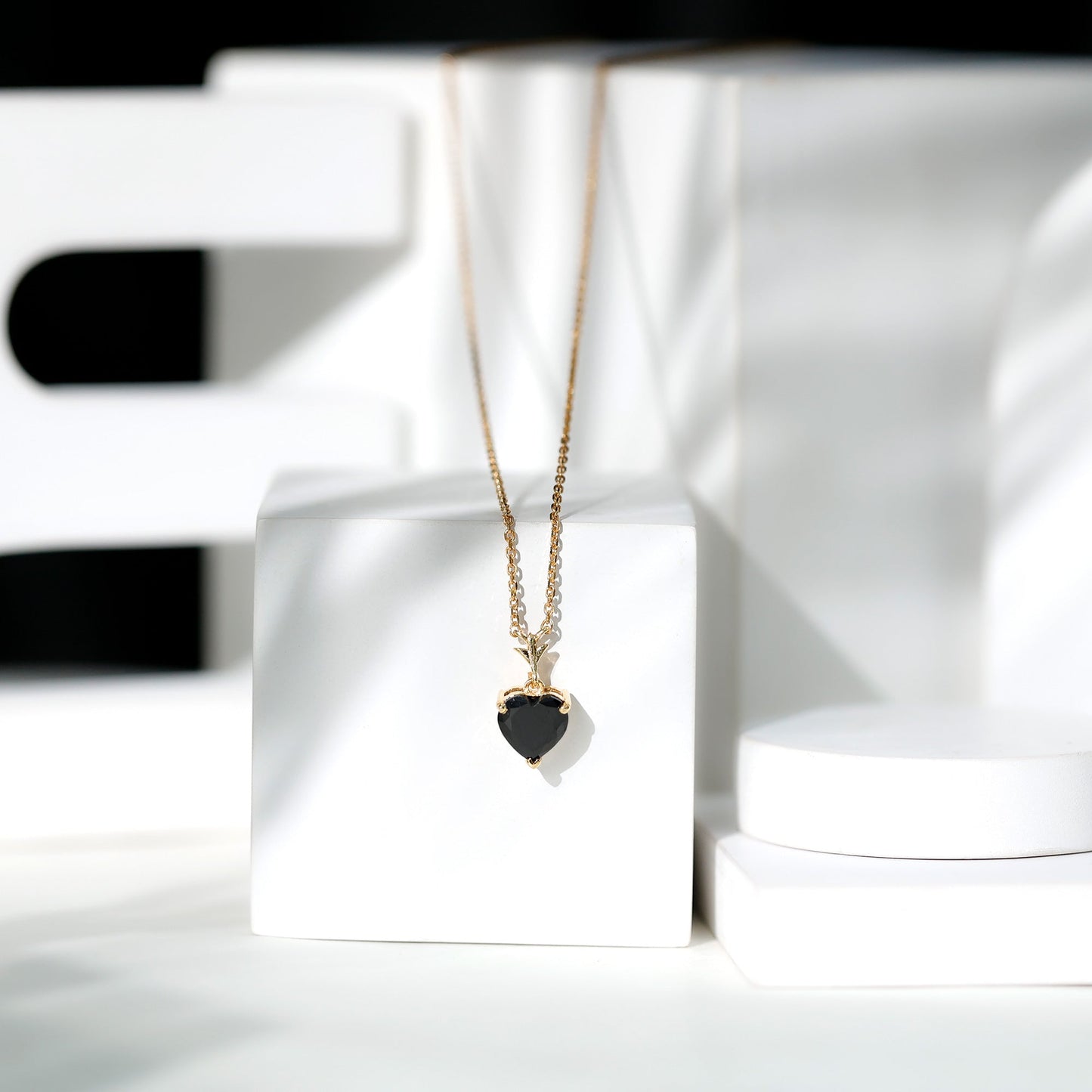 2 CT Heart Shape Black Onyx Solitaire Pendant