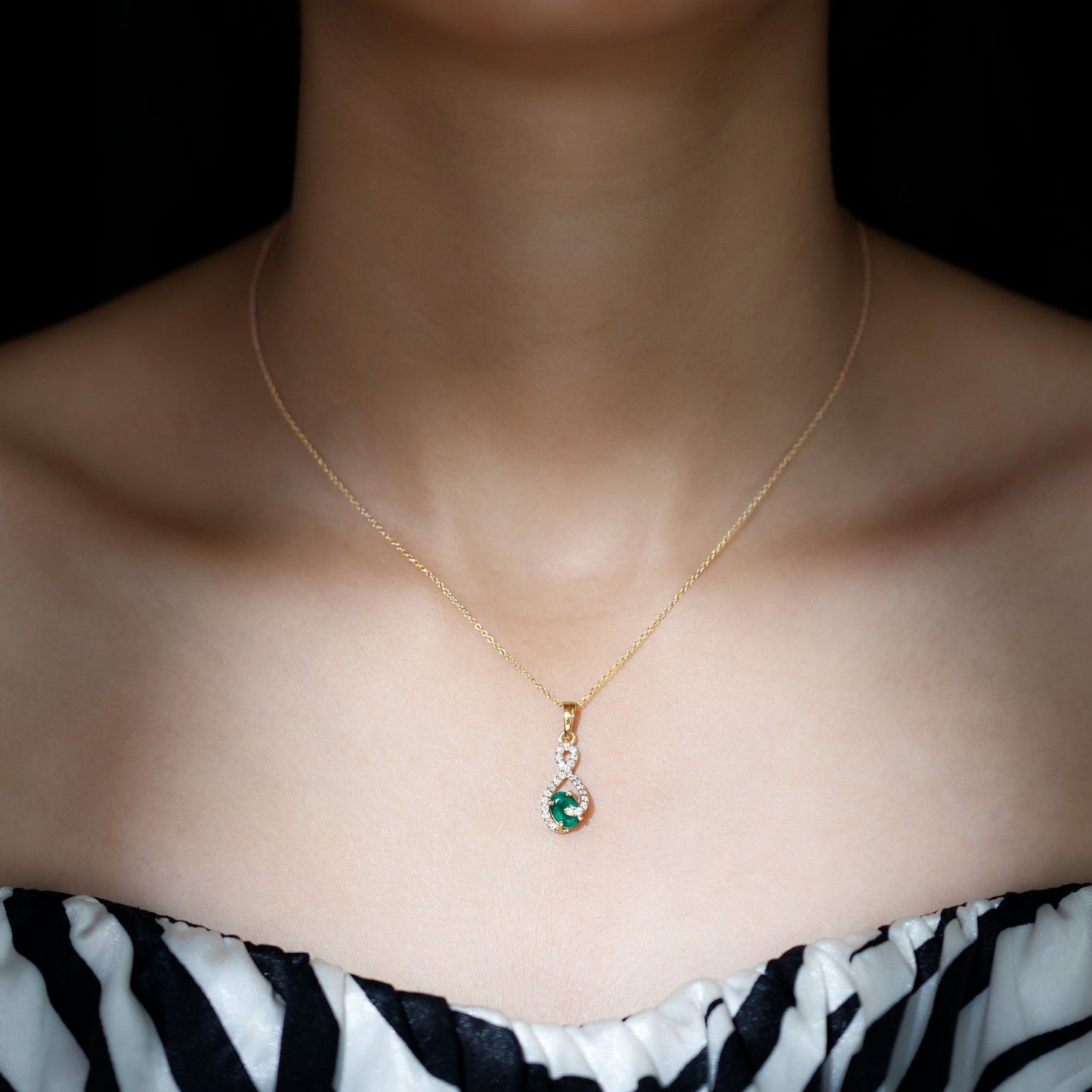 Natural 0.7 Carat Emerald Infinity Pendant Necklace with Diamond