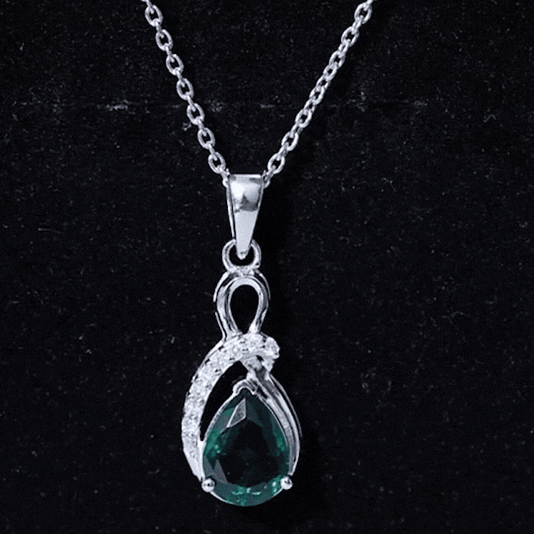 Certified Lab Grown Emerald Designer Necklace with Diamond