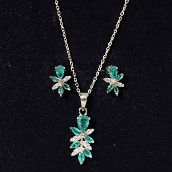 Nature Inspired Emerald and Diamond Dangle jewelry Set