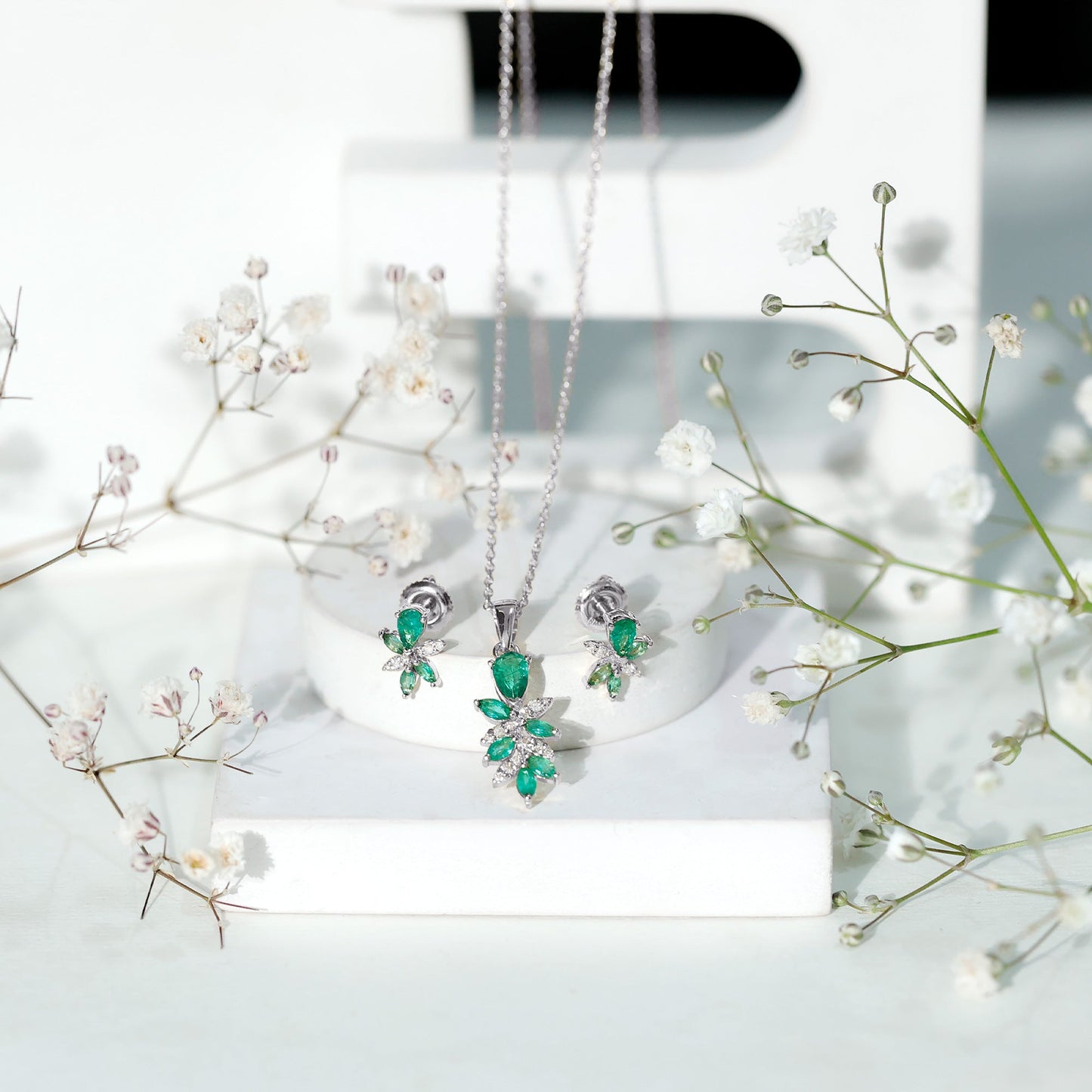 Nature Inspired Emerald and Diamond Dangle jewelry Set