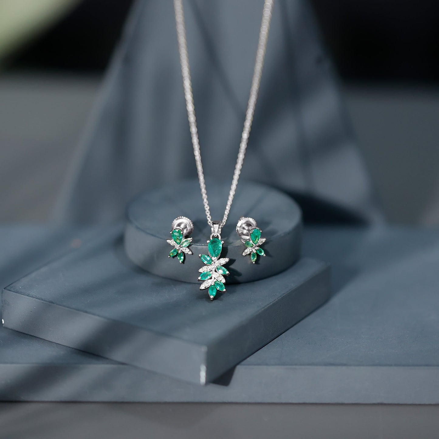 Nature Inspired Emerald and Diamond Dangle jewelry Set