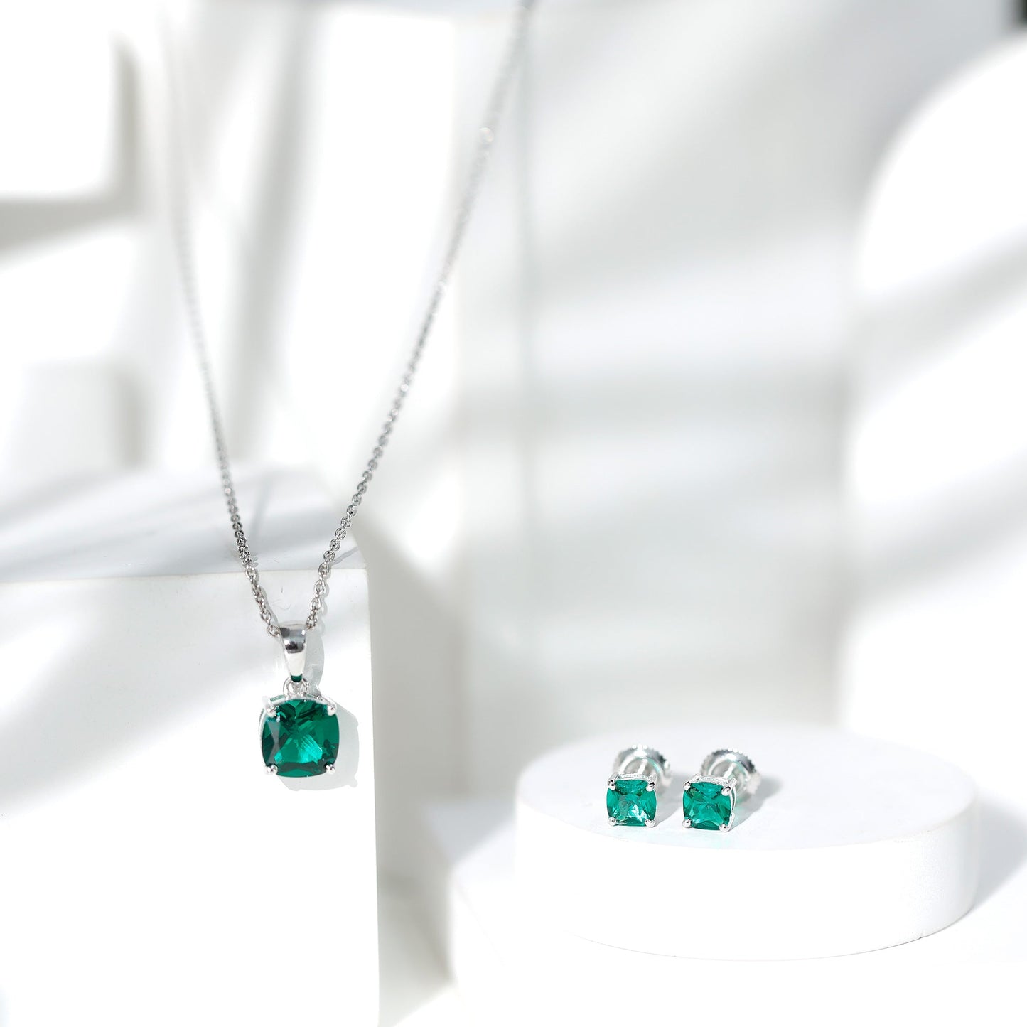 Certified Lab Grown Emerald Solitaire Jewelry Set