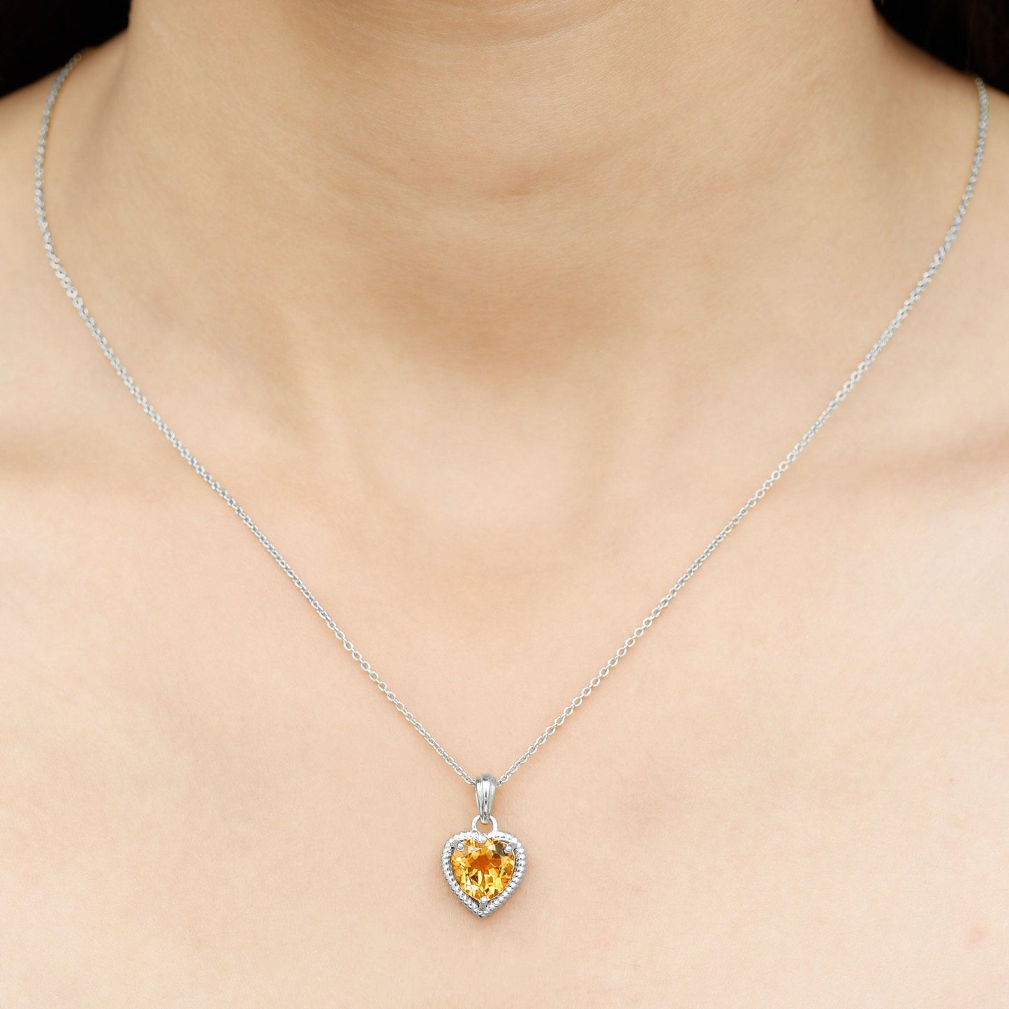 Natural Heart Shape 2 Carat Citrine Pendant Necklace with Rope Frame