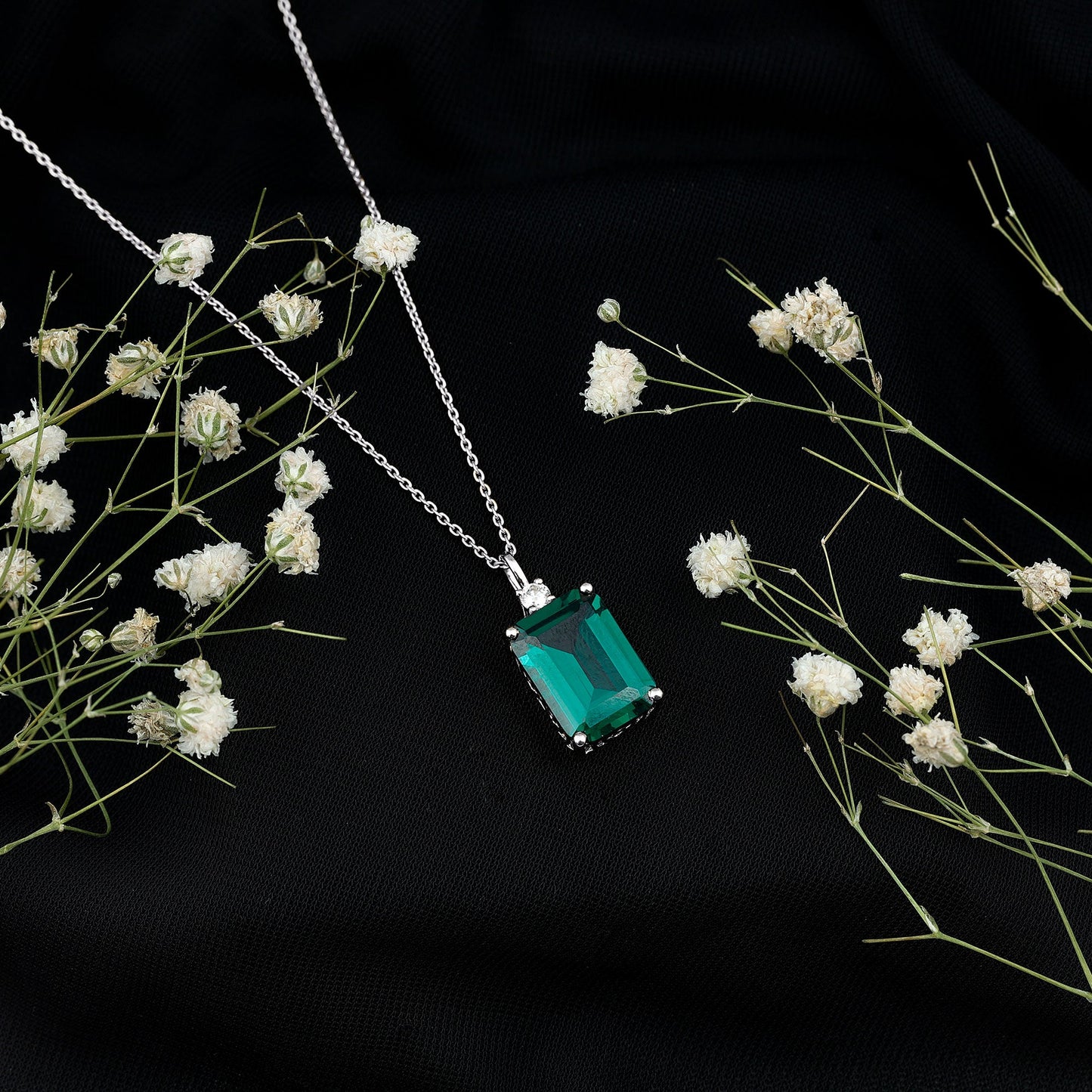Certified 8.2 Carat Lab Grown Emerald Cocktail Necklace with Diamond