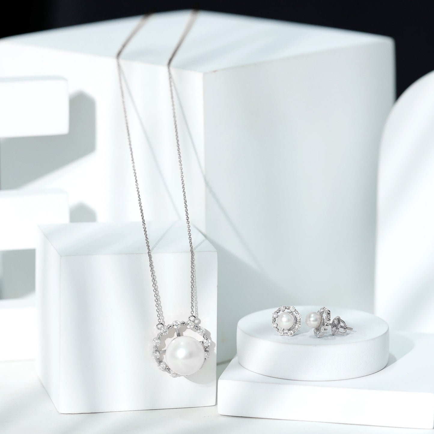 Genuine Freshwater Pearl Halo Necklace and Earrings Set with Certificate