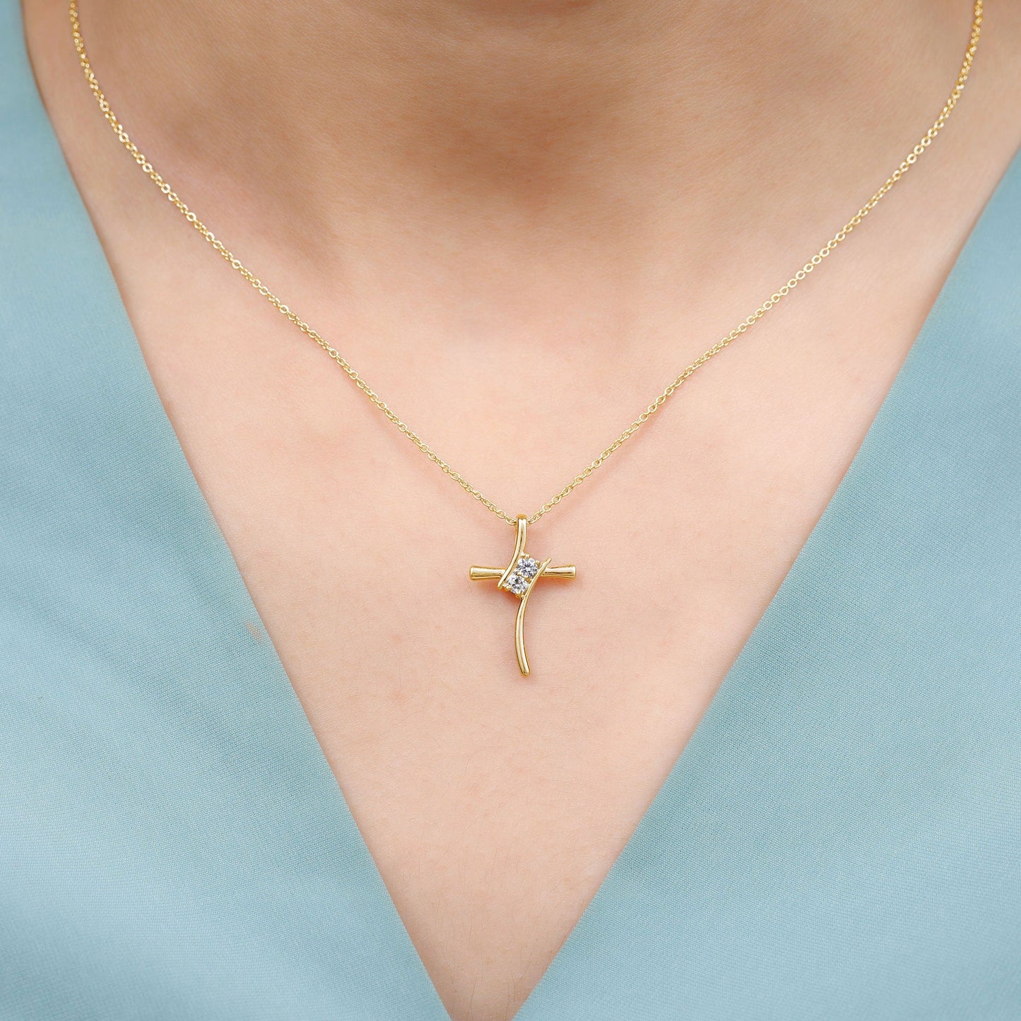 Diamond Cross Pendant Necklace for Women