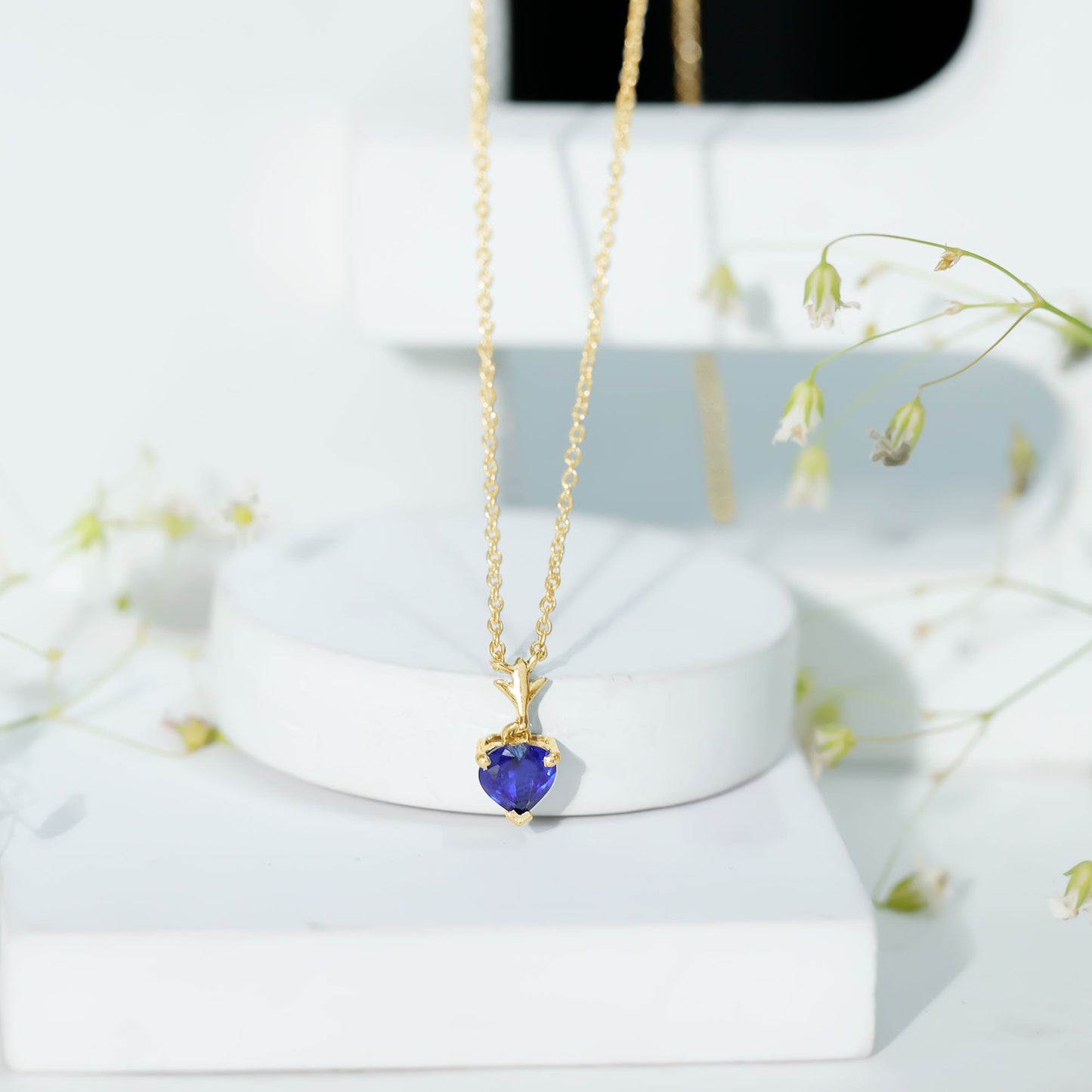0.9 Carat Lab Grown Blue Sapphire Heart Necklace for Women