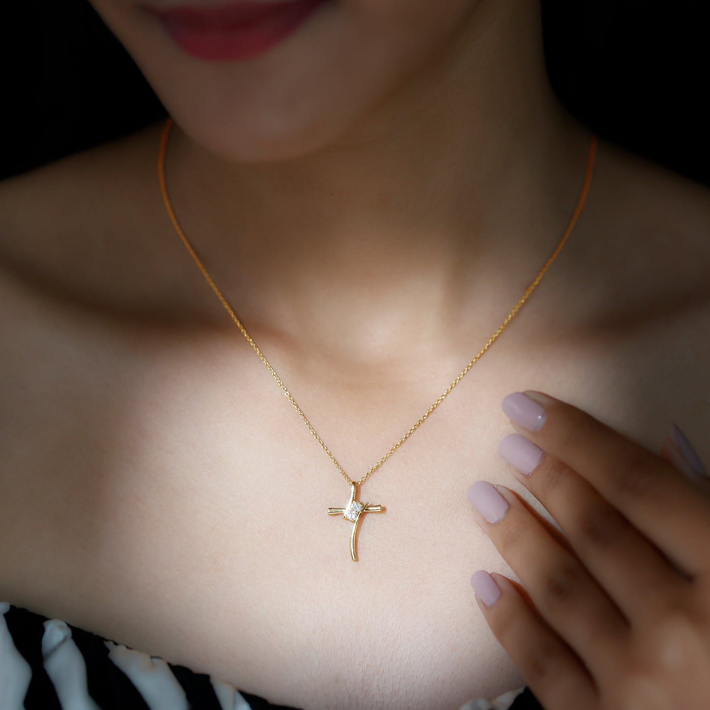 Certified Moissanite Cross Pendant Necklace With Chain