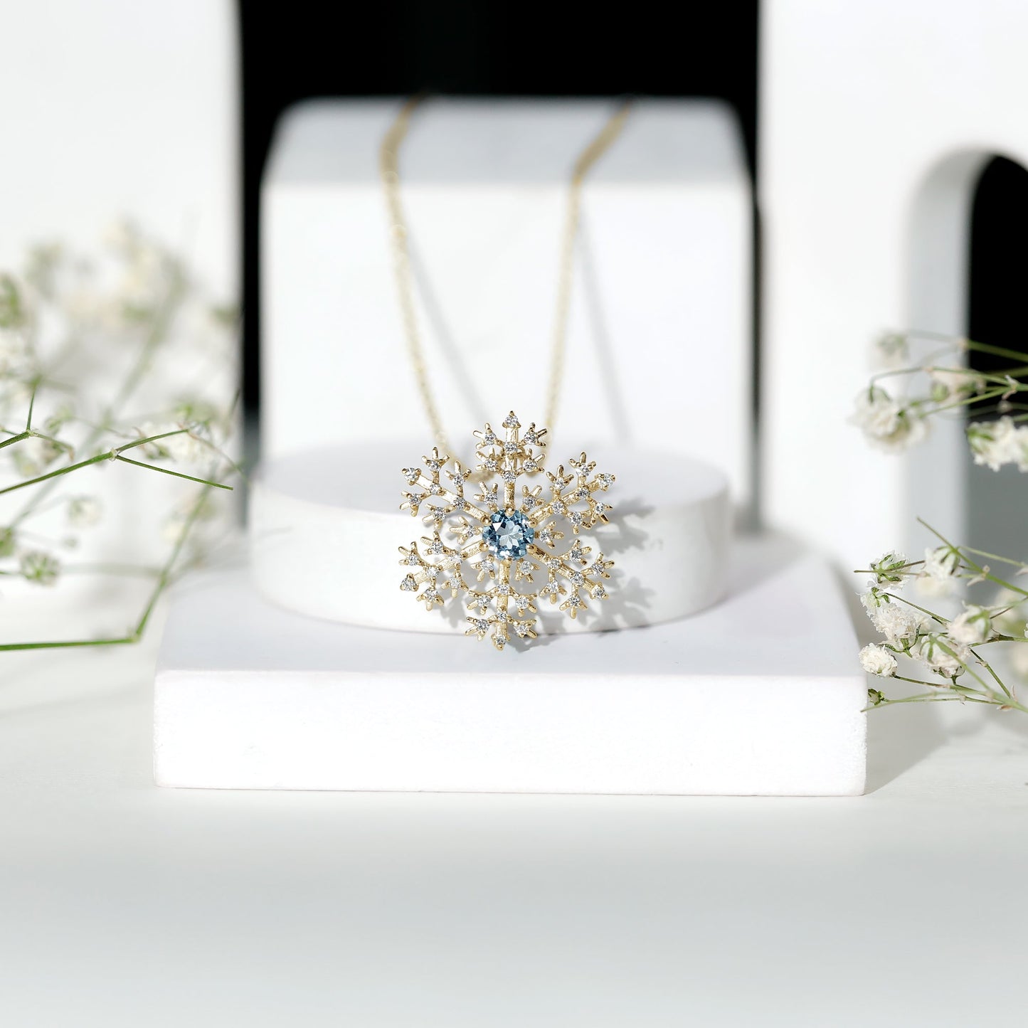 Snowflake Pendant Necklace with Aquamarine and Diamond
