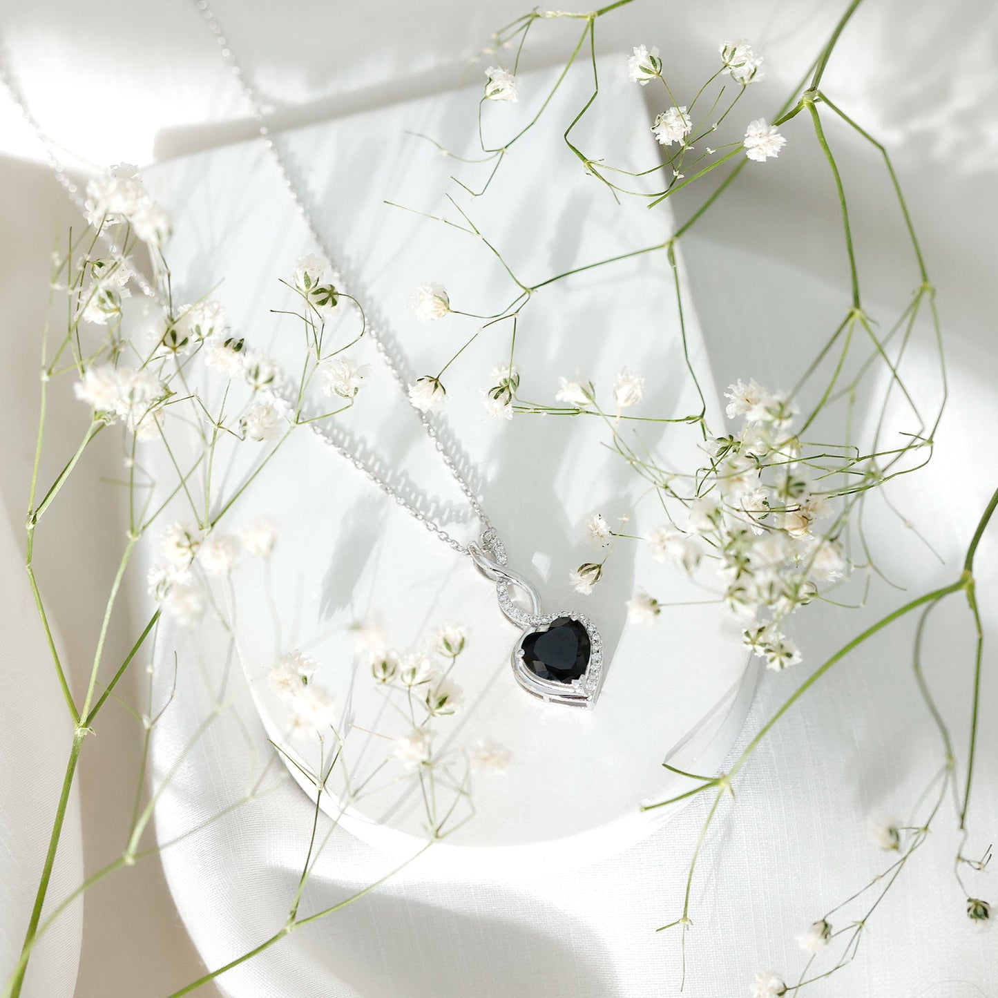 2 Carat Black Onyx Infinity Heart Pendant with Diamond