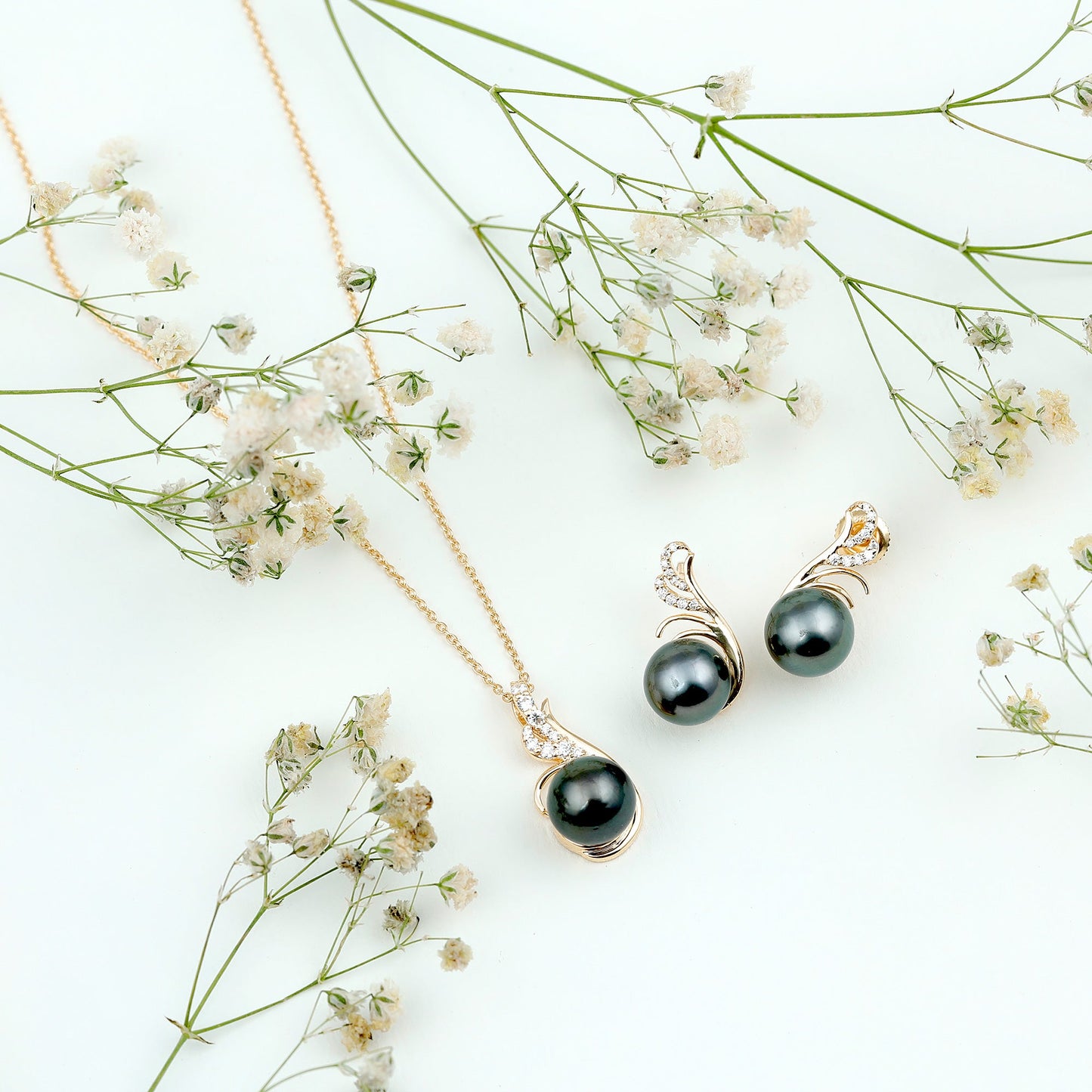 Designer Tahitian Black Pearl Necklace and Earrings Set with Diamond