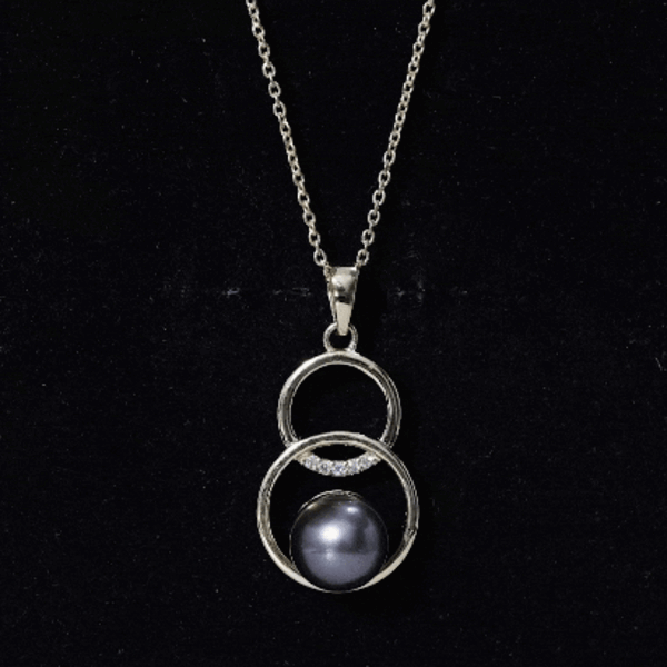 Handpicked Black Pearl Circle Necklace with Diamond