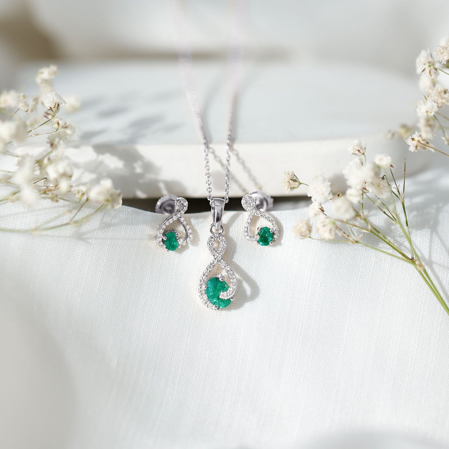 Natural Emerald and Diamond Wedding Jewelry Set