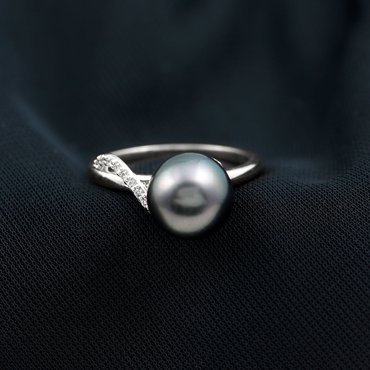 8 Carat Tahitian Pearl Solitaire Engagement Ring with Diamond