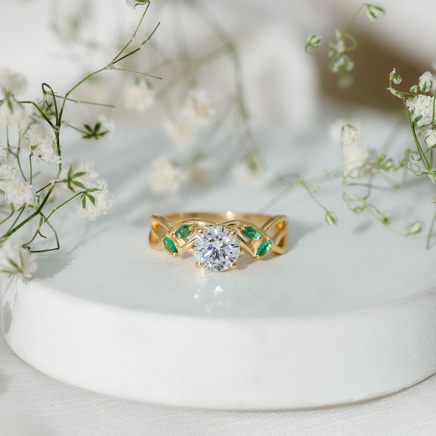 Lab Grown Diamond Engagement Ring With Emerald