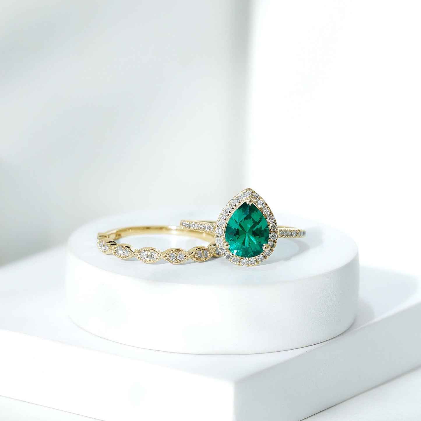 1.7 Carat Lab Grown Emerald Teardrop Ring Set with Natural Diamond