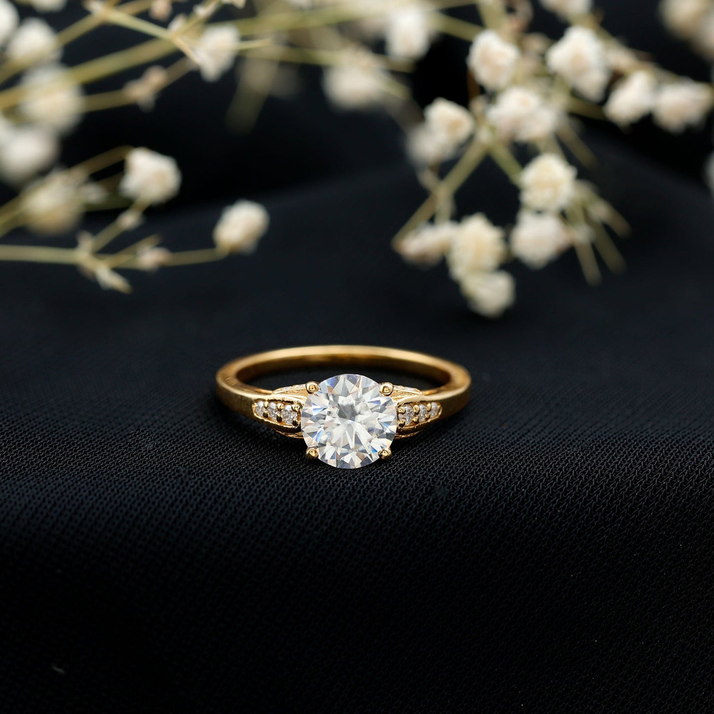 Brilliant Cut D-VS1 clarity Moissanite Engagement Ring for Women