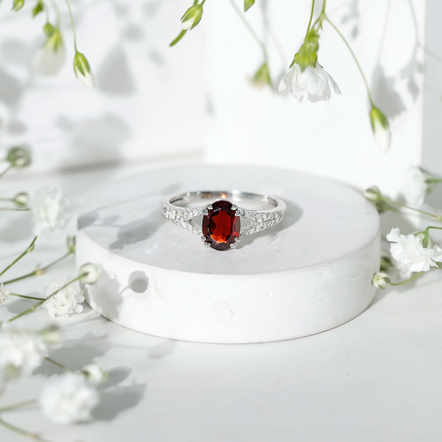 Natural 1.5 Carat Garnet Oval Engagement Ring with Diamond Split Shank