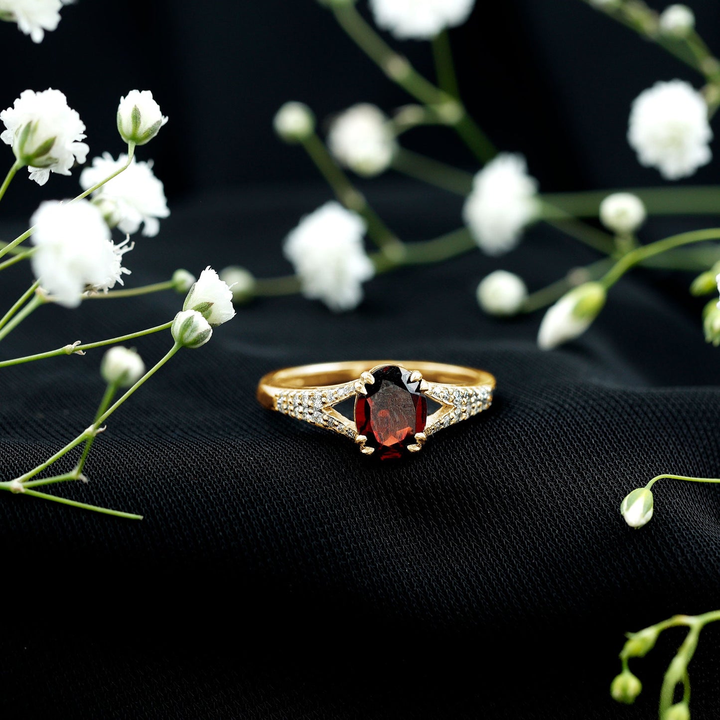 Natural 1.5 Carat Garnet Oval Engagement Ring with Diamond Split Shank