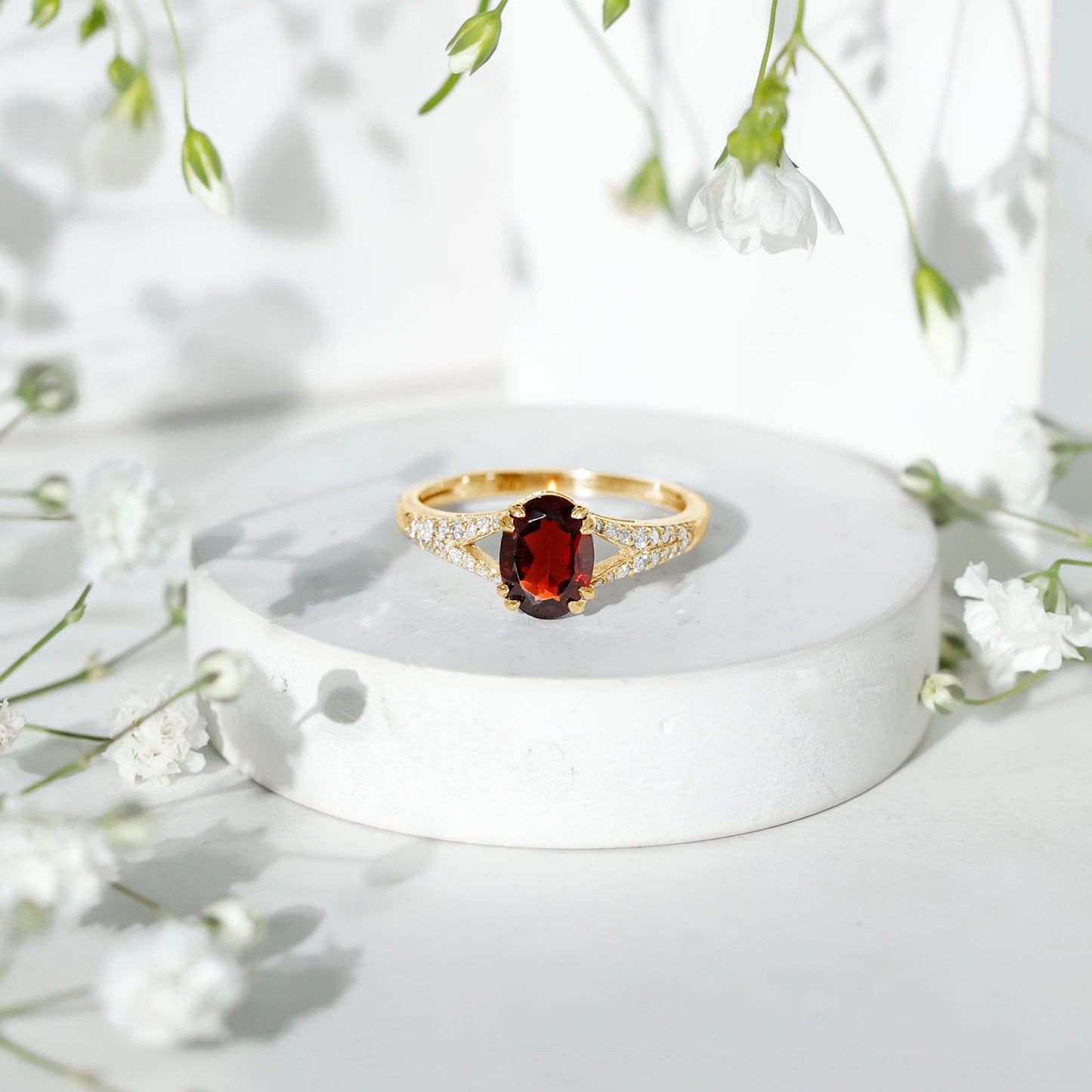 Natural 1.5 Carat Garnet Oval Engagement Ring with Diamond Split Shank