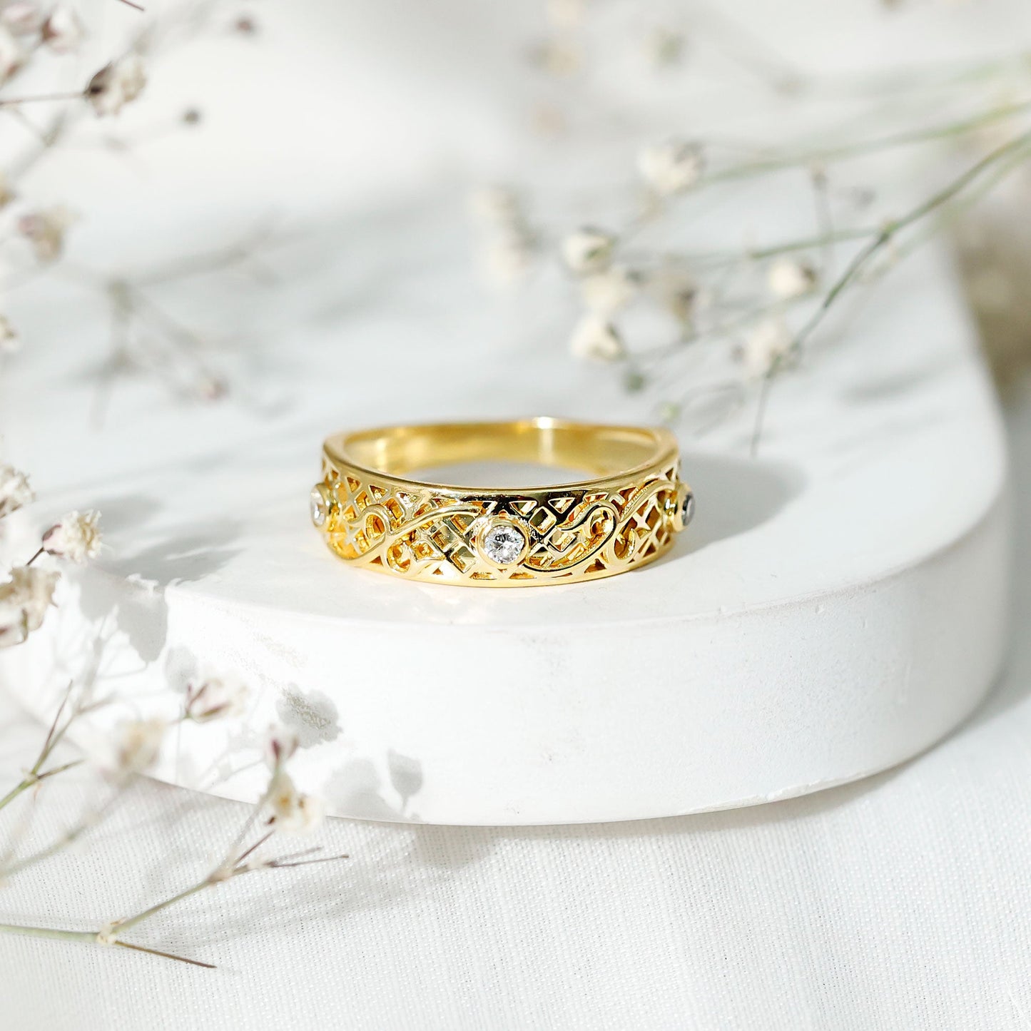 Bezel Set Round Diamond Filigree Ring