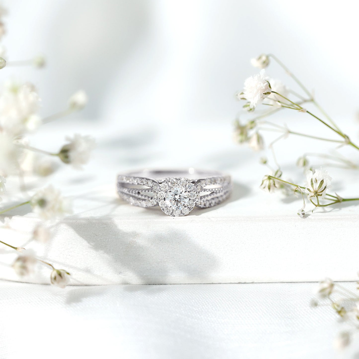 Vintage Looking Moissanite Engagement Ring For Women
