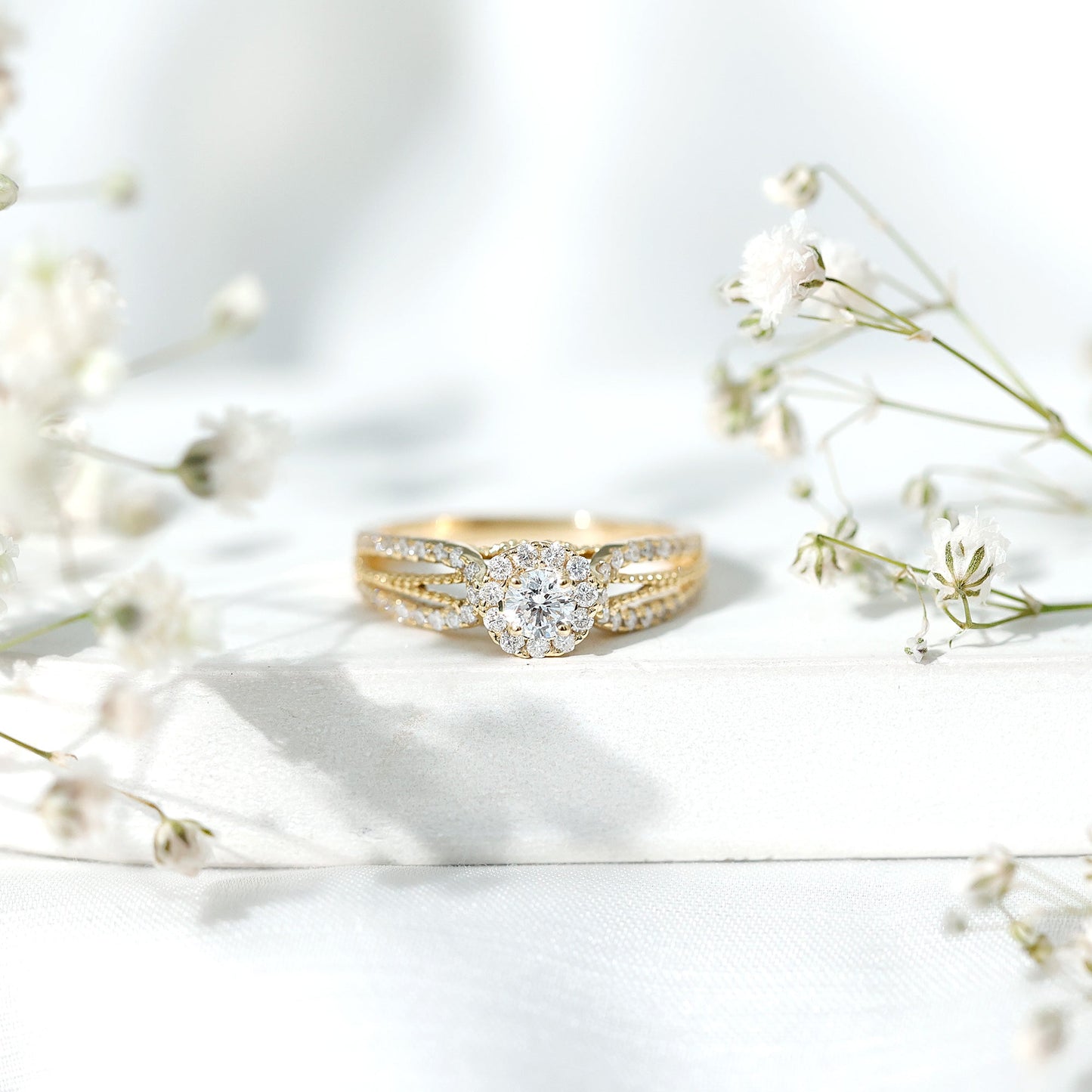 Vintage Looking Moissanite Engagement Ring For Women