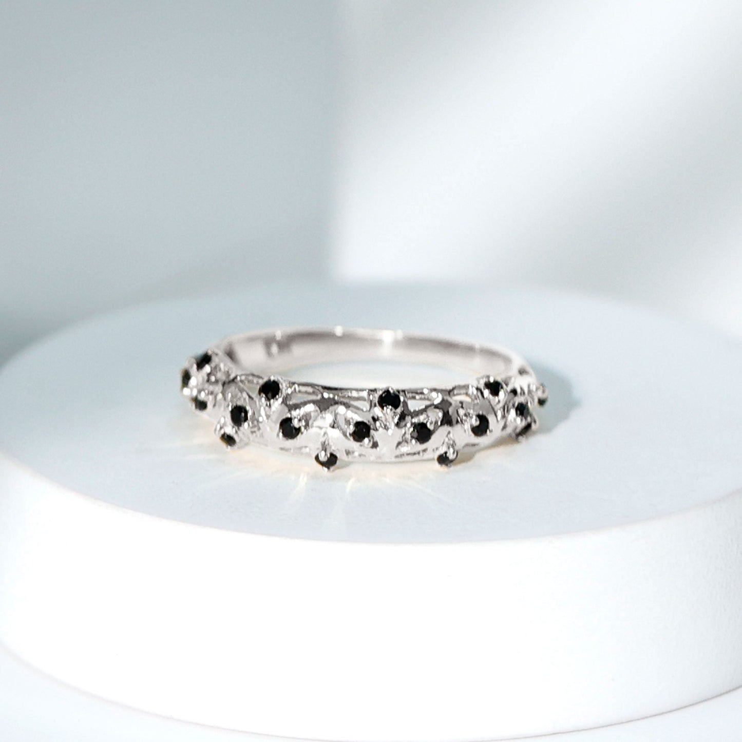 Round Cut Certified Black Onyx Filigree Wedding Band