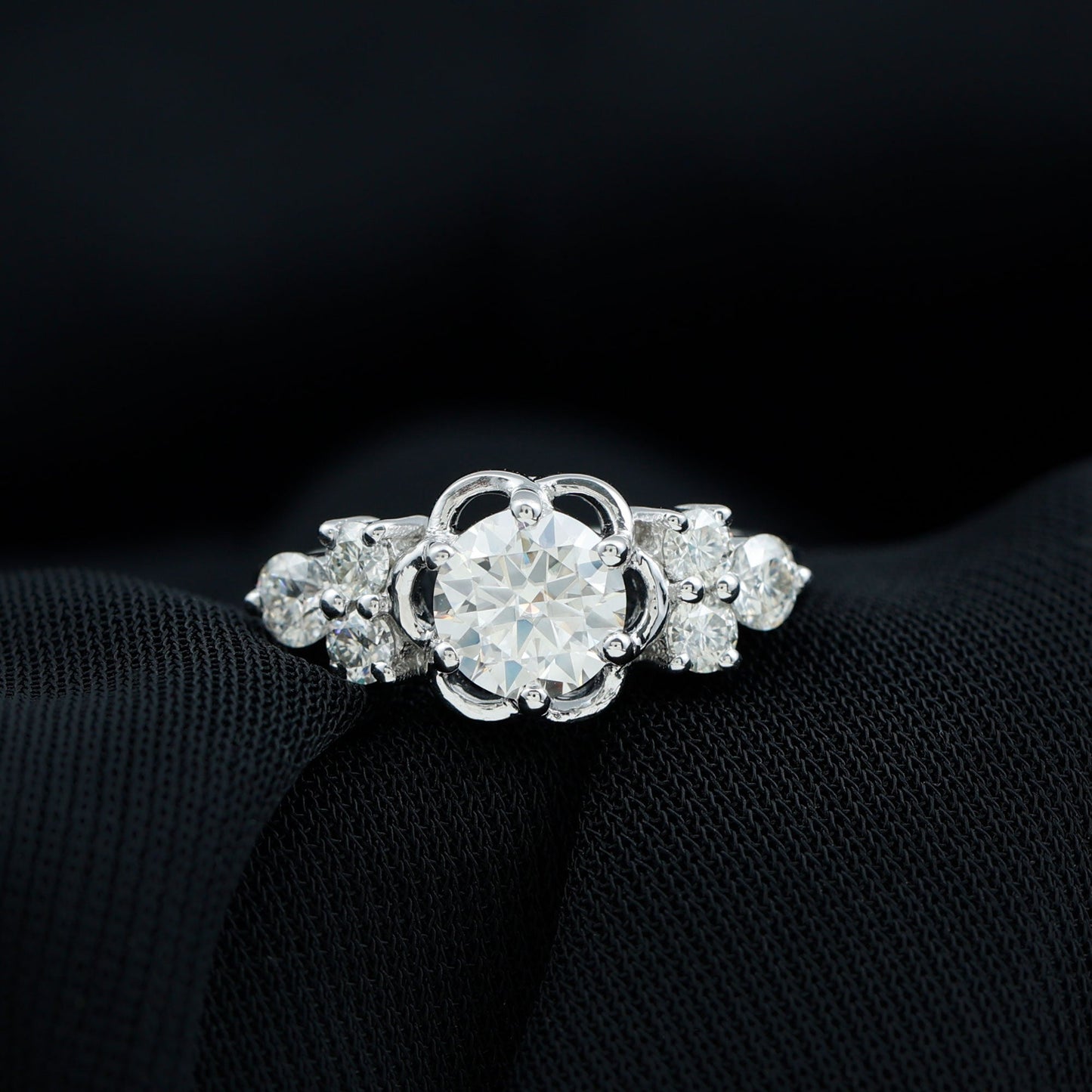 Certified 0.9 Carat Lab Grown Diamond Engagement Ring