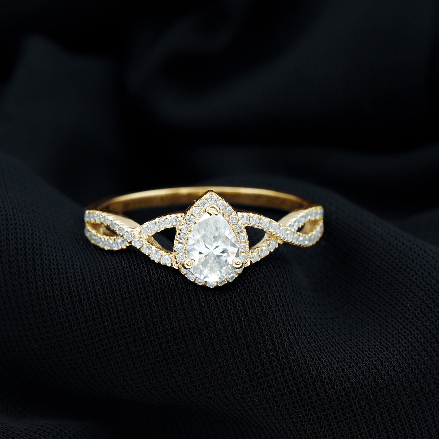 Lab Grown Diamond Teardrop Halo Engagement Ring For Women