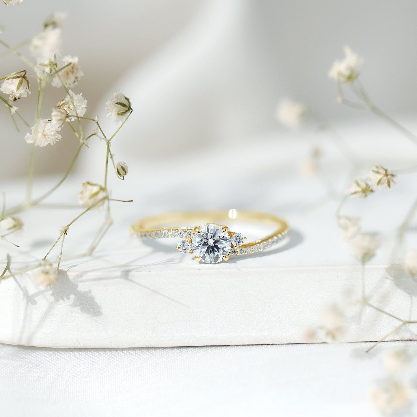 0.9 Carat Lab Grown Diamond Solitaire Engagement Ring With Side Stones