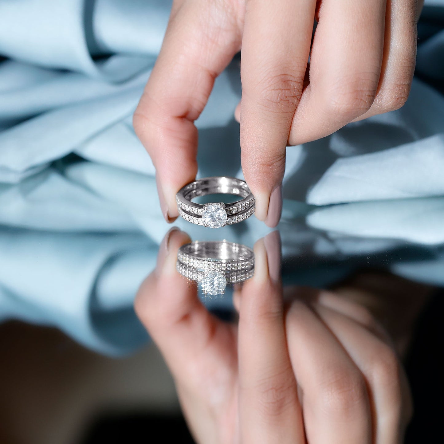 Brilliant Cut Moissanite Round Engagement Ring With Band