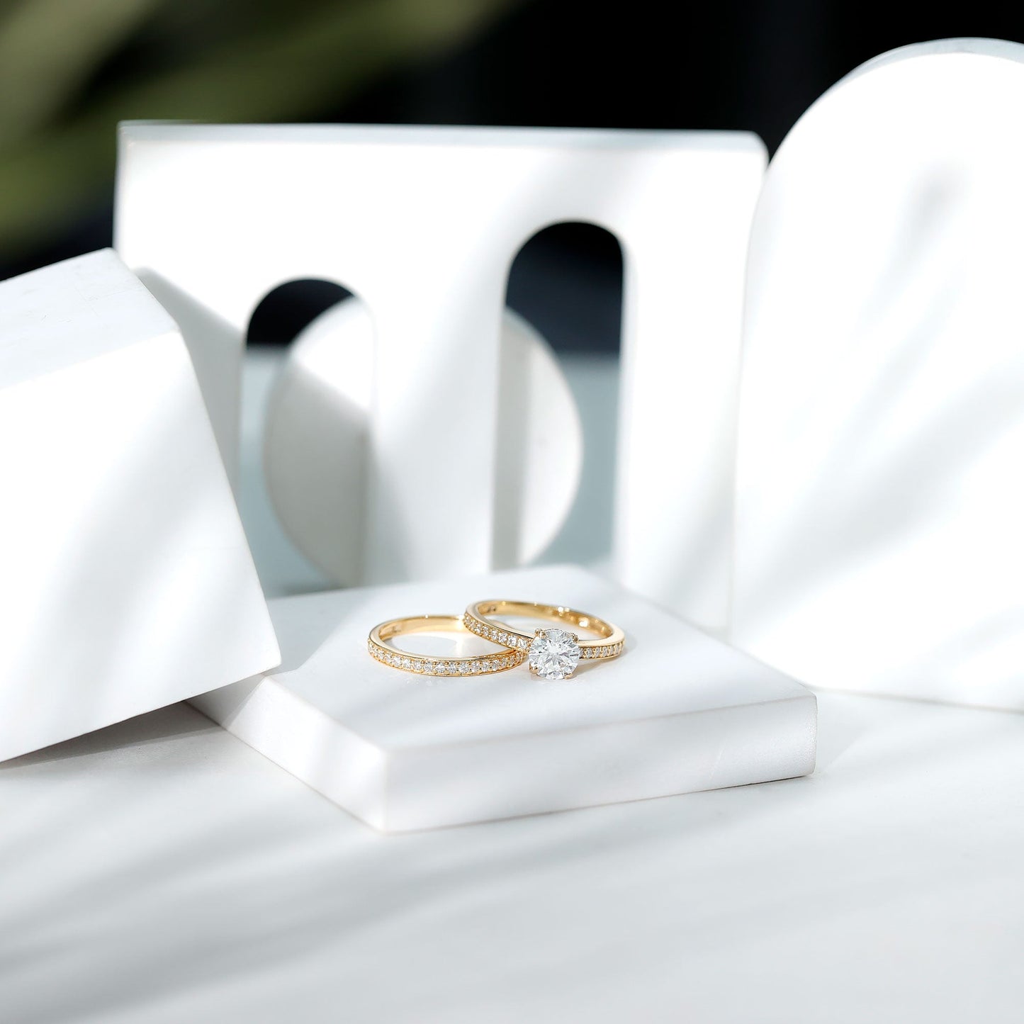 Brilliant Cut Moissanite Round Engagement Ring With Band